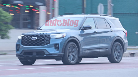 2024 Ford Explorer spy photos show SUV totally undisguised - Autoblog